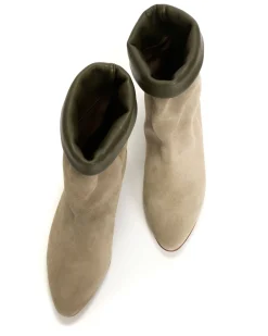 Anonymous Copenhagen Daisy 20^ Boots