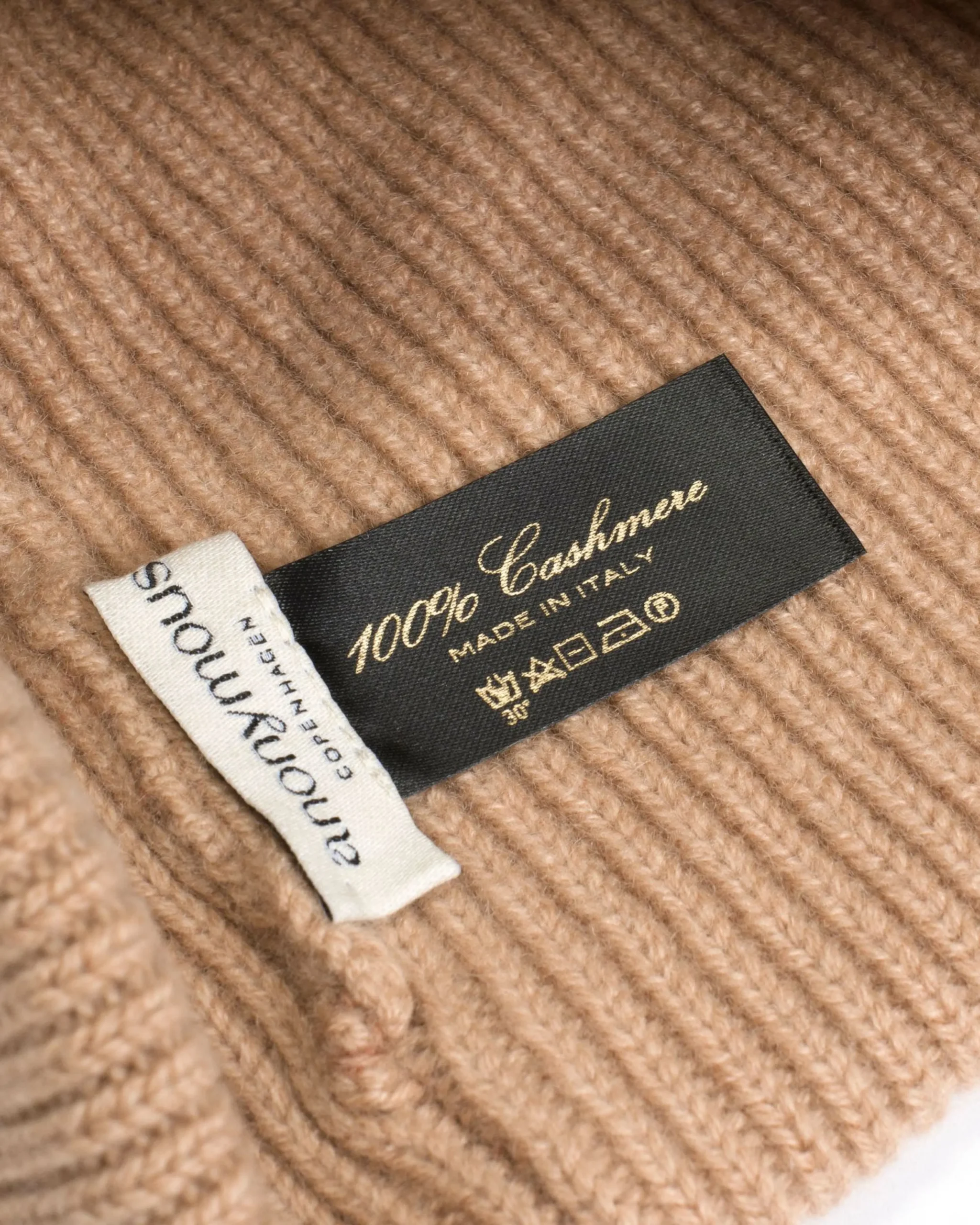 Anonymous Copenhagen Vinni cashmere beanie^ Cosy Essentials