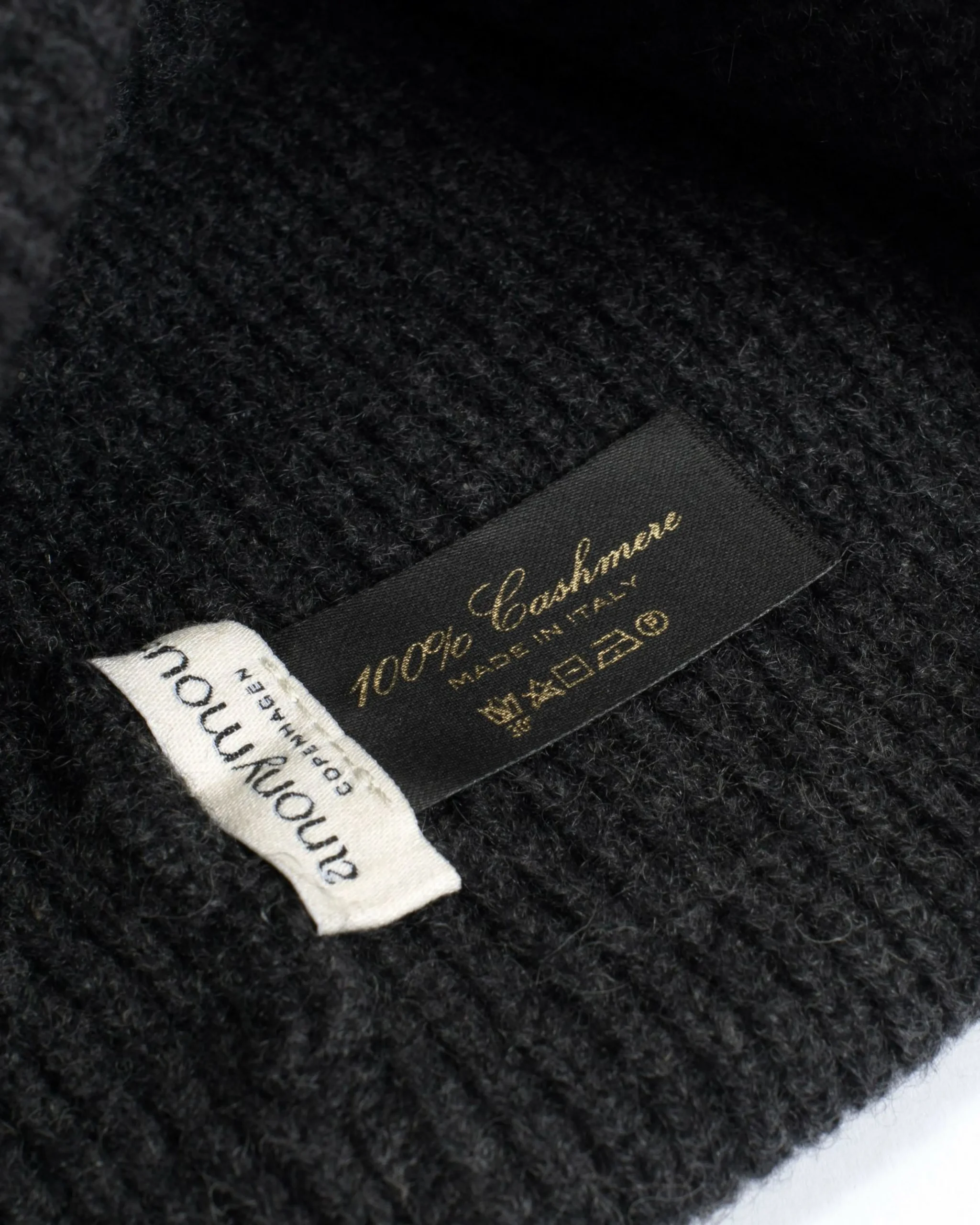 Anonymous Copenhagen Vinni cashmere beanie^ Cosy Essentials